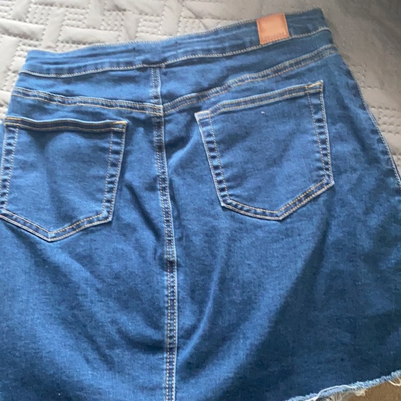 Blue Jean skirt - Picture 2 of 3
